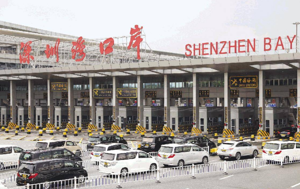深圳湾口岸粤Z车流